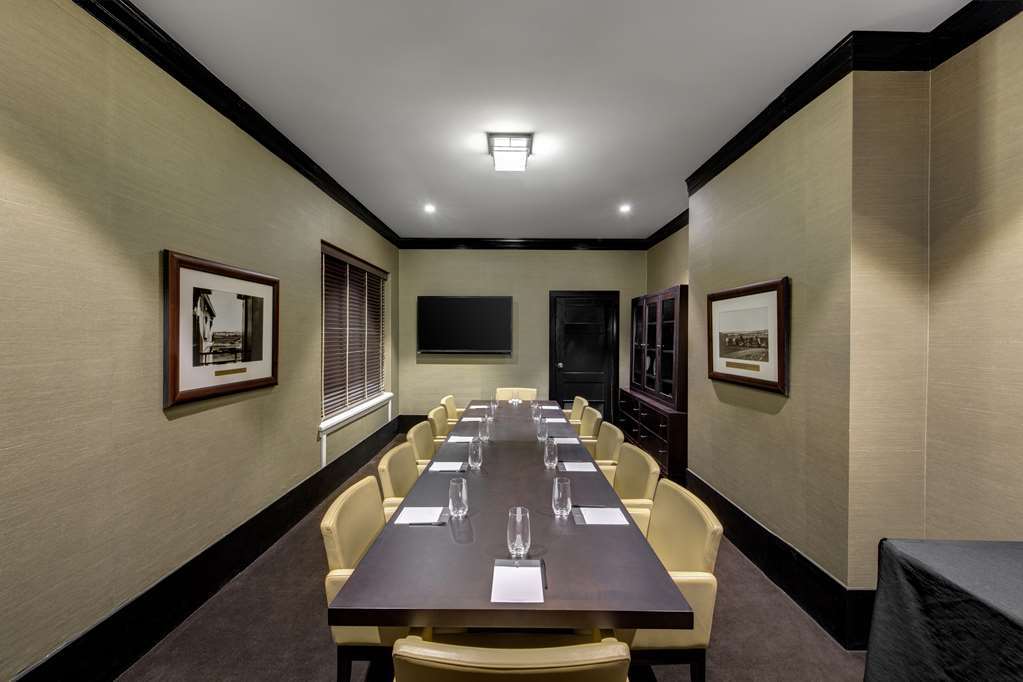 Hotel Kurrajong Canberra Exterior photo